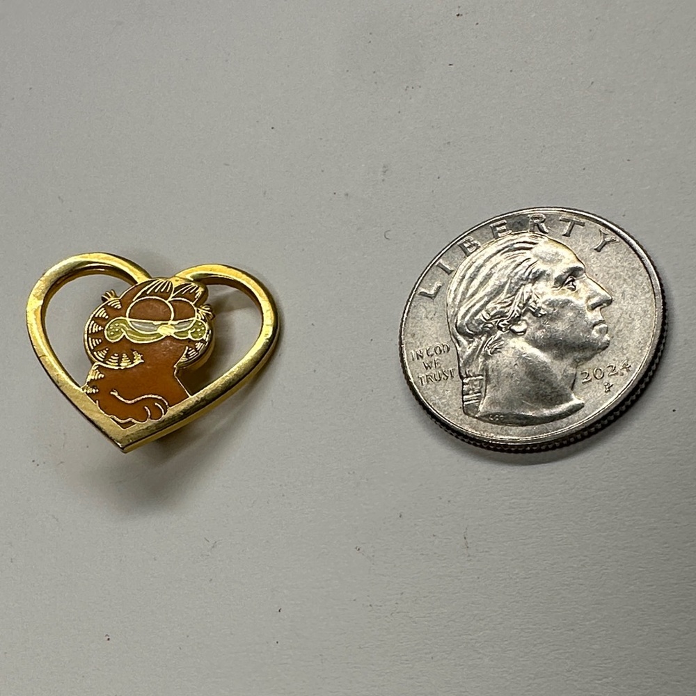 Garfield Heart-Shaped Cat Brooch